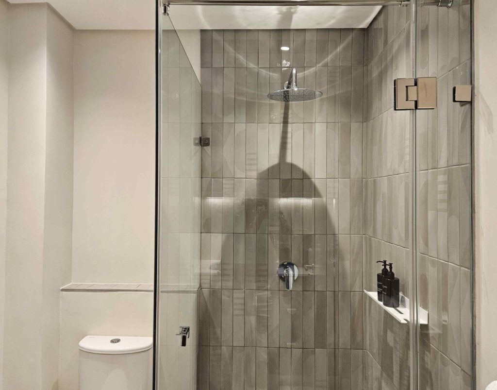 c3ce560d-26ad-44c9-97d4-309224f455c3-1