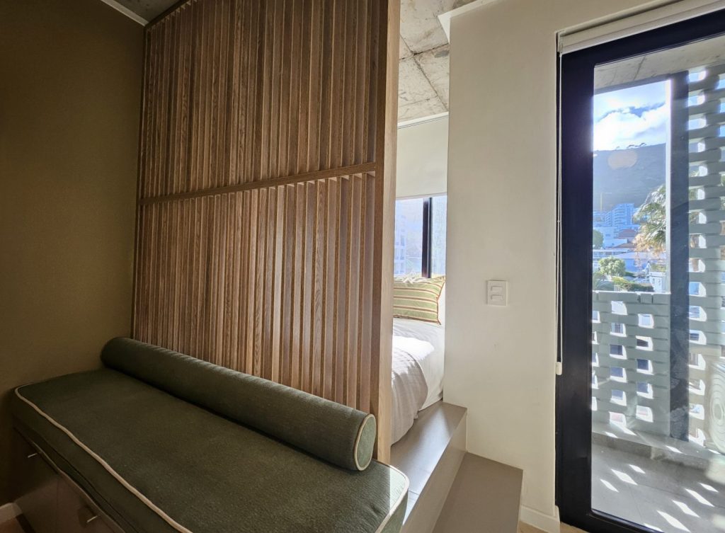 c75cb32b-a393-4c21-b9a1-375c2be83932