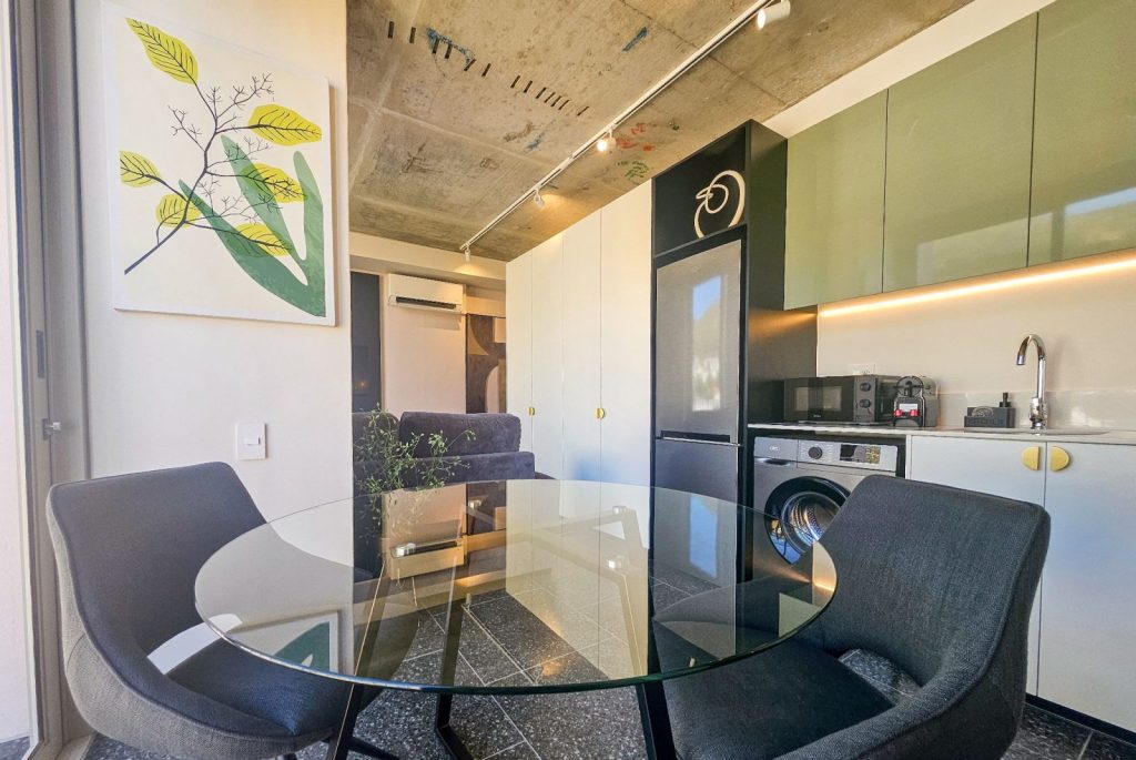 c94968e0-fc4d-4c42-abc6-5d00dc39e046-1