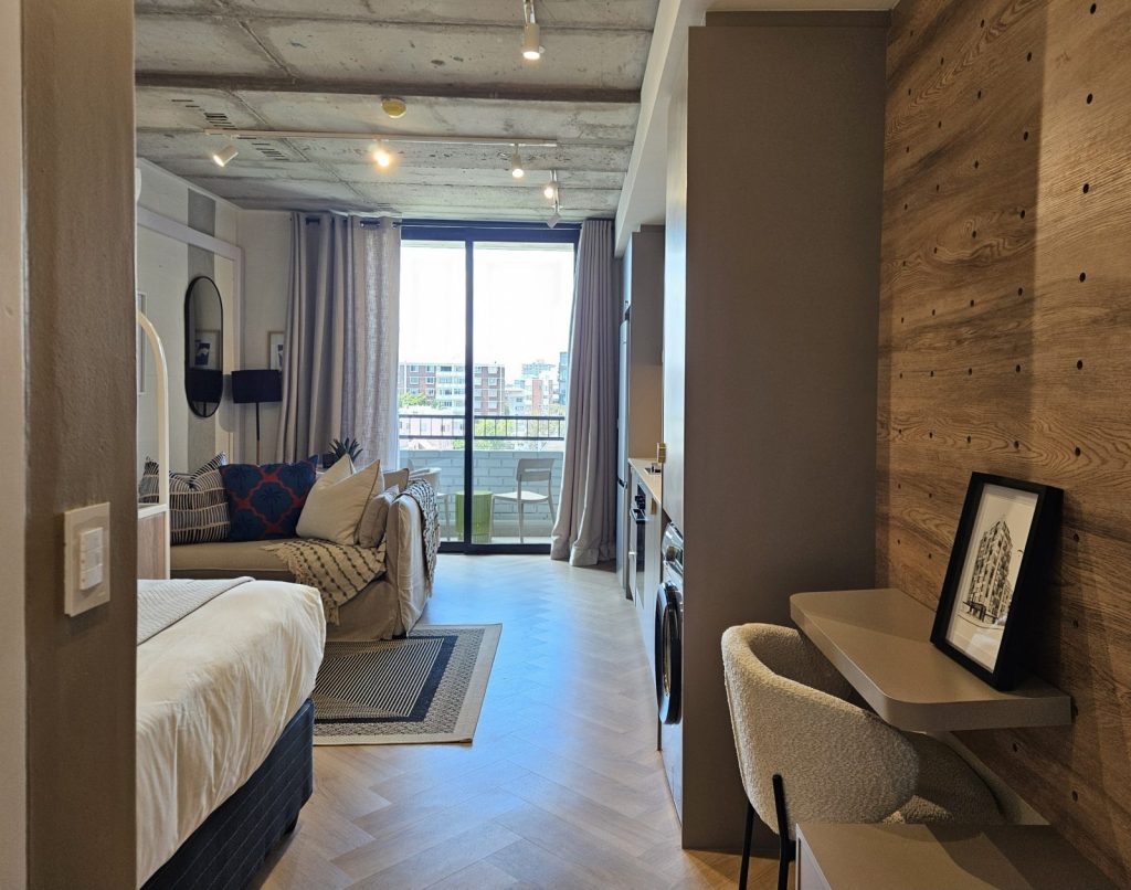 d2416ad5-8cff-462c-8e54-2820b2c3150f-1