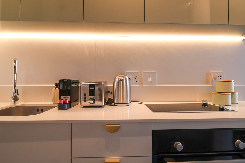 d9982084-f443-4a7c-a24b-7e61c455208a