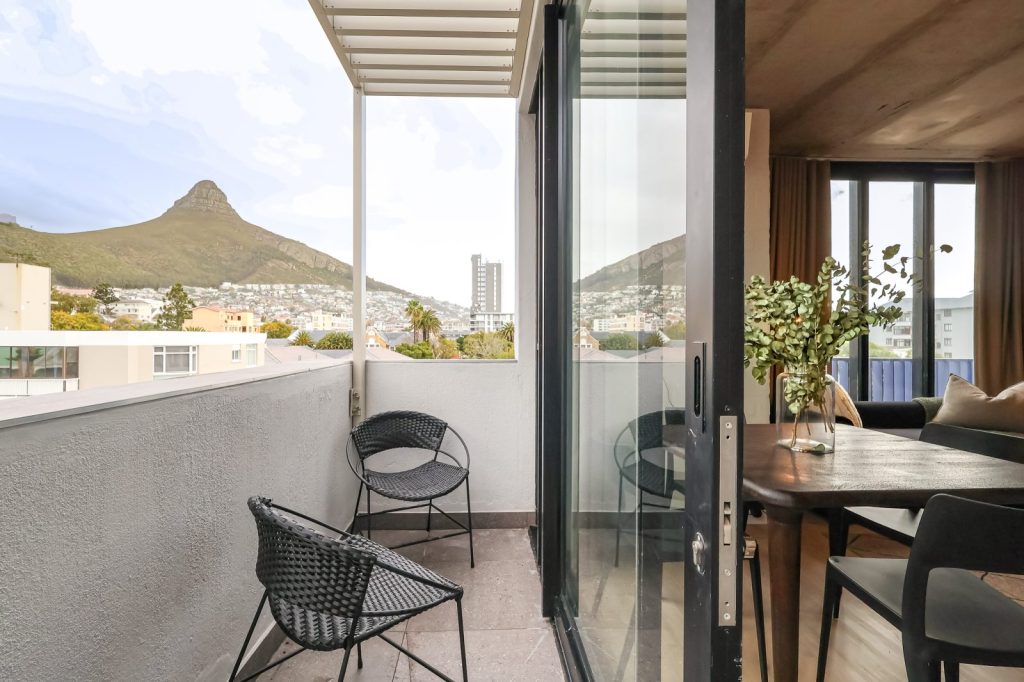 e10c0ef6-8740-4bfd-bf6c-2245ebaeacd9