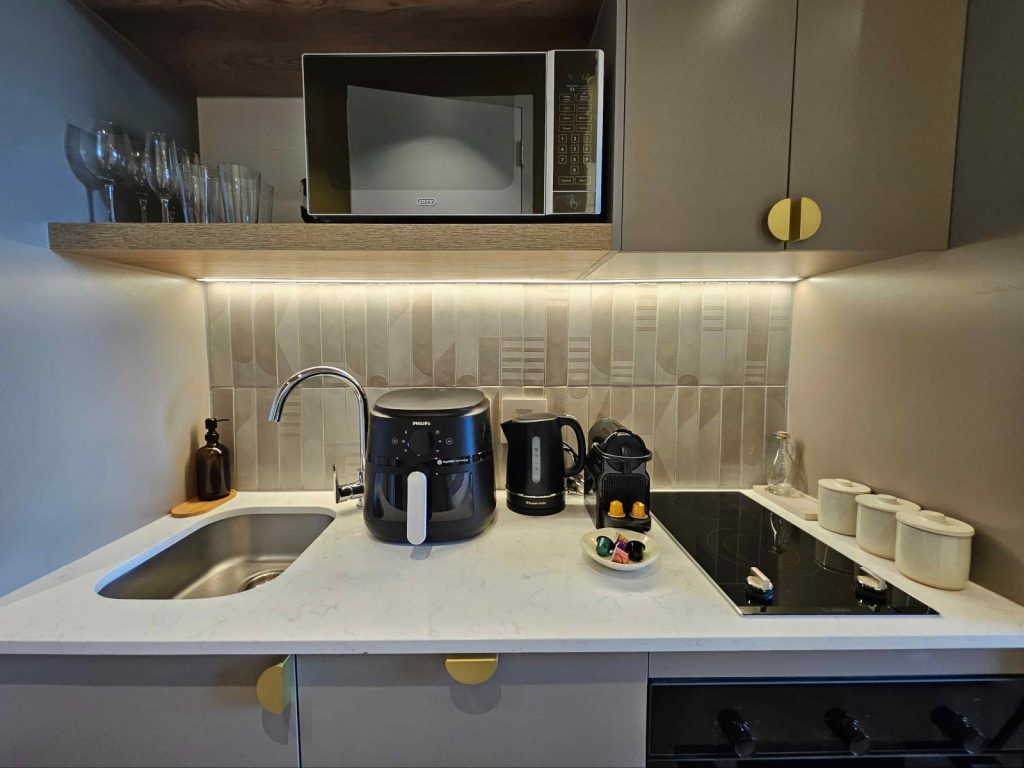 fc095705-c9fa-46d2-9382-819efa847561