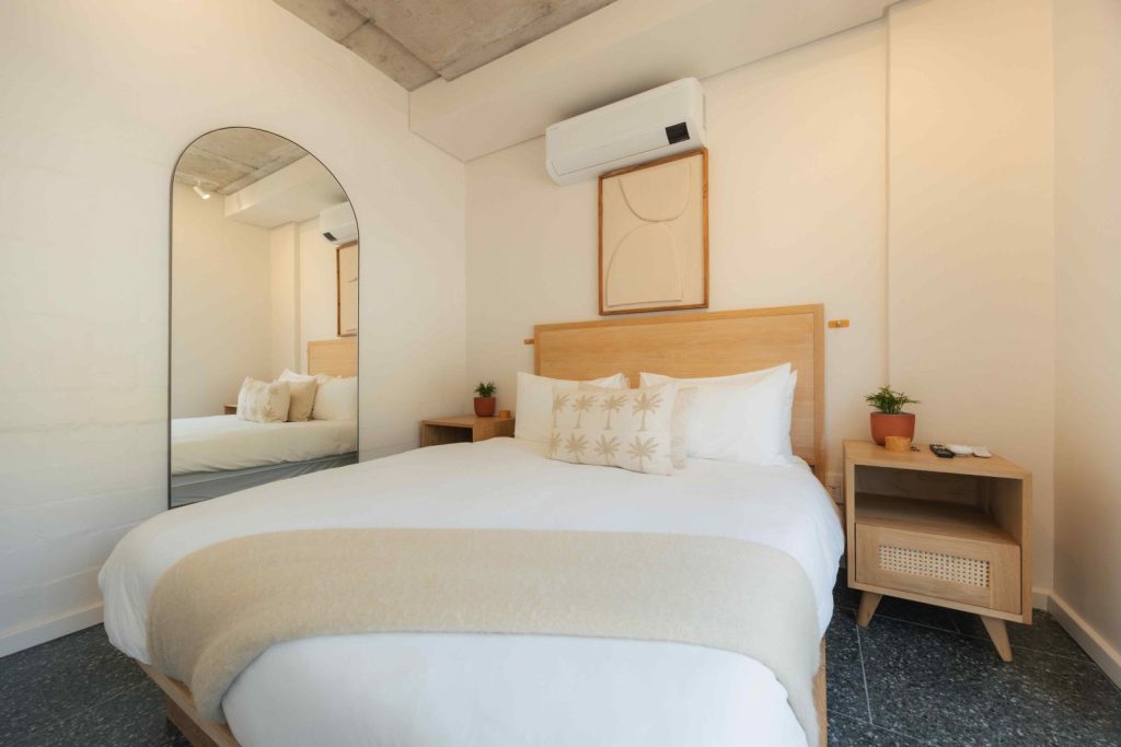 ce0af231-628b-481e-88d3-d0715894c1db-1