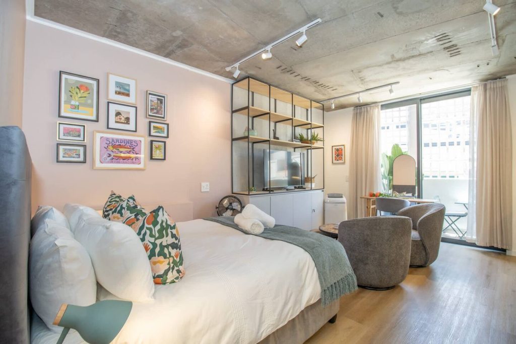 b6006569-1427-4f06-84d6-d6b0a13b936c