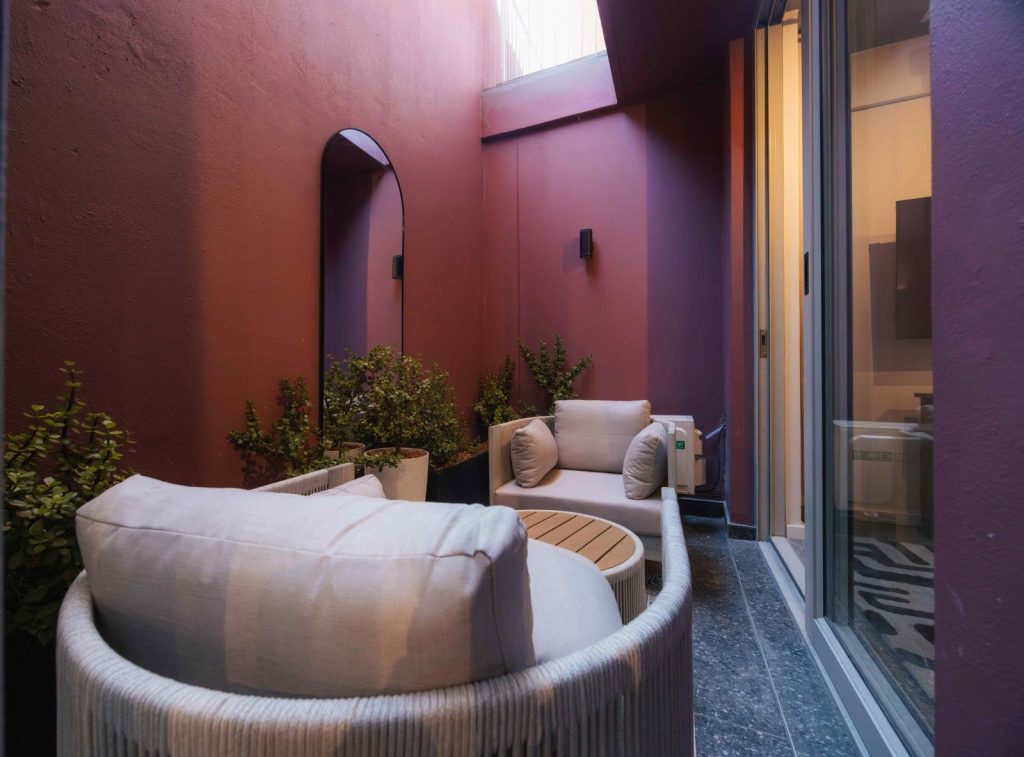 ebdf9201-71bc-42da-b198-758718d1895f